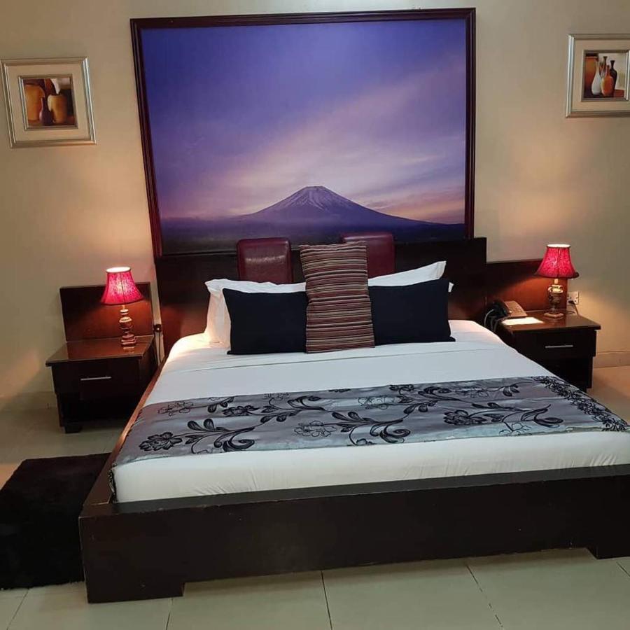 Apartment Royale Hotel & Suite Lagos Exterior foto