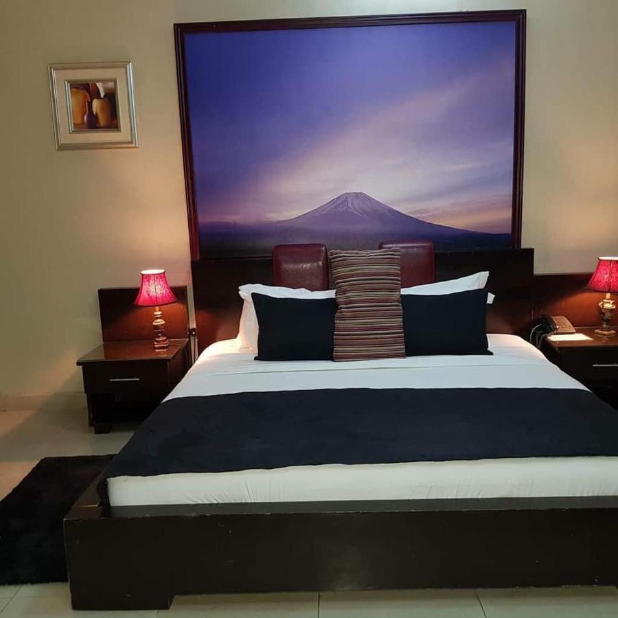 Apartment Royale Hotel & Suite Lagos Exterior foto