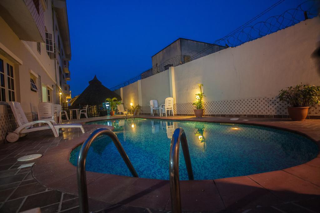 Apartment Royale Hotel & Suite Lagos Exterior foto