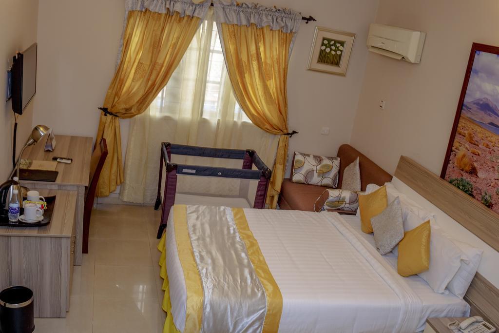 Apartment Royale Hotel & Suite Lagos Exterior foto